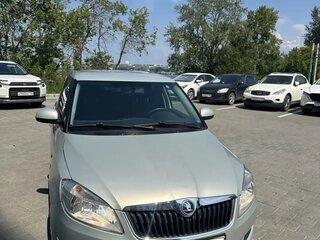 2013 Skoda Fabia II Рестайлинг, золотистый, 565000 рублей, вид 1