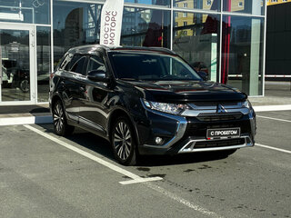 2018 Mitsubishi Outlander III Рестайлинг 3, синий, 2000000 рублей, вид 3