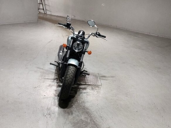 2025 Indian Scout Sixty, серебристый, 1196000 рублей - вид 2