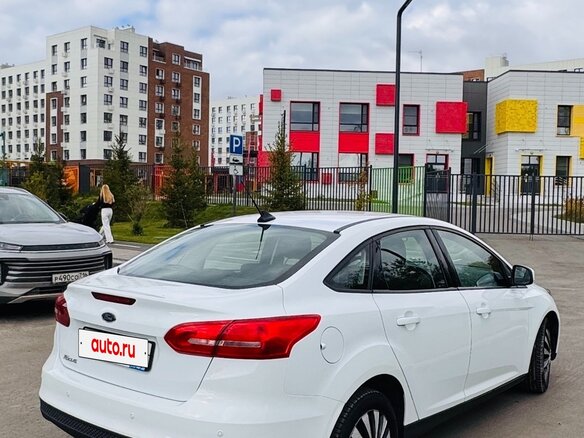 2018 Ford Focus III Рестайлинг, белый, 1000000 рублей - вид 4