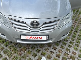 2010 Toyota Camry VI (XV40) Рестайлинг, серебристый, 880000 рублей, вид 3
