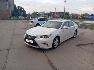 2017 Lexus ES 250 VI Рестайлинг, белый, 2300000 рублей, вид 1