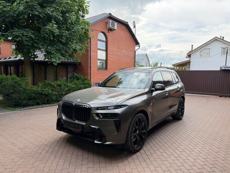 2026 BMW X7 40i I (G07) Рестайлинг, серый, 16200000 рублей, вид 2