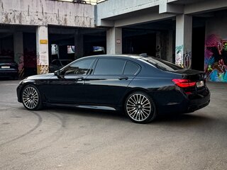 2017 BMW 7 серии Long 740Ld xDrive VI (G11/G12), чёрный, 3250000 рублей, вид 4