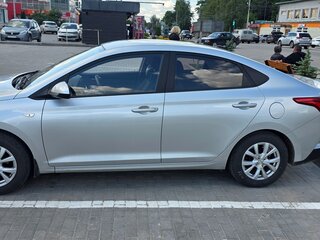 2020 Hyundai Solaris II Рестайлинг, серебристый, 1570000 рублей, вид 5