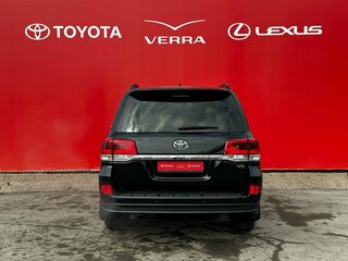 2020 Toyota Land Cruiser 200 Series Рестайлинг 2, чёрный, 7975000 рублей, вид 5