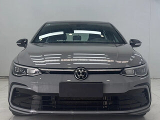 2023 Volkswagen Golf VIII, серый, 1950000 рублей, вид 2
