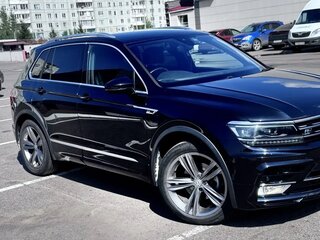 2016 Volkswagen Tiguan II, чёрный, 2150000 рублей, вид 2