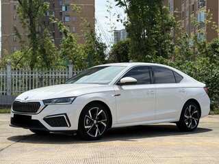 2023 Skoda Octavia IV (A8), белый, 2000000 рублей, вид 1