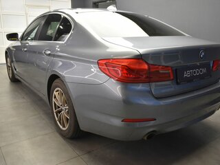 2017 BMW 5 серии 520i VII (G30/G31/G38), серый, 2897000 рублей, вид 4