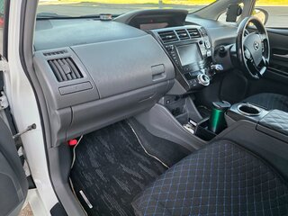 2011 Toyota Prius Alpha I (ZVW40/41), белый, 1170000 рублей, вид 4