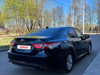 2018 Toyota Camry VIII (XV70), синий, 2100000 рублей, вид 4