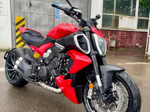 2025 Ducati Diavel V4, красный, 3050000 рублей