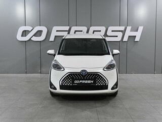 2020 Toyota Sienta II Рестайлинг, белый, 1890000 рублей, вид 3