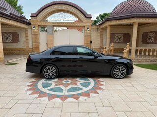 2021 Mercedes-Benz E-Класс 200 V (W213, S213, C238) Рестайлинг, чёрный, 5400000 рублей, вид 3
