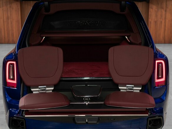 2026 Rolls-Royce Cullinan Black Badge I Рестайлинг (Series II), синий, 78125000 рублей - вид 10