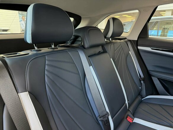 2026 Geely Atlas II, чёрный, 3909990 рублей - вид 11
