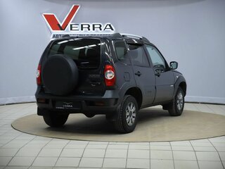 2017 Chevrolet Niva I Рестайлинг, коричневый, 690000 рублей, вид 5