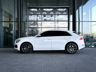 2022 Audi Q8 45 TDI I (4M), белый, 6390000 рублей, вид 4