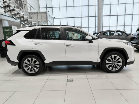 2020 Toyota RAV4 V (XA50), белый, 2550000 рублей, вид 4