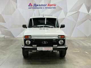 2024 Lada (ВАЗ) Niva Legend I, серебристый, 900000 рублей, вид 2