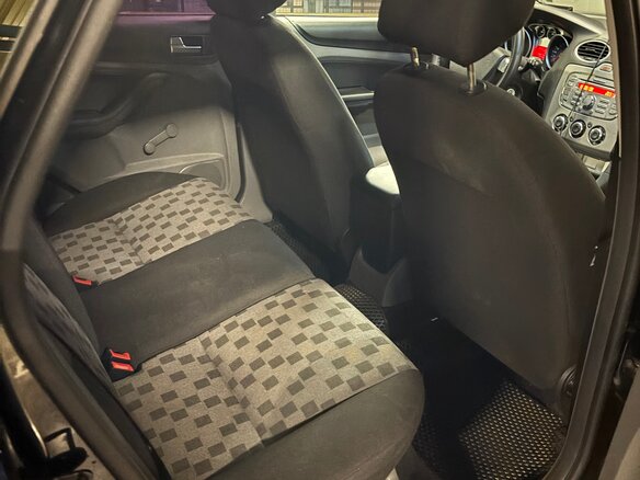 2008 Ford Focus II Рестайлинг, чёрный, 600000 рублей - вид 12