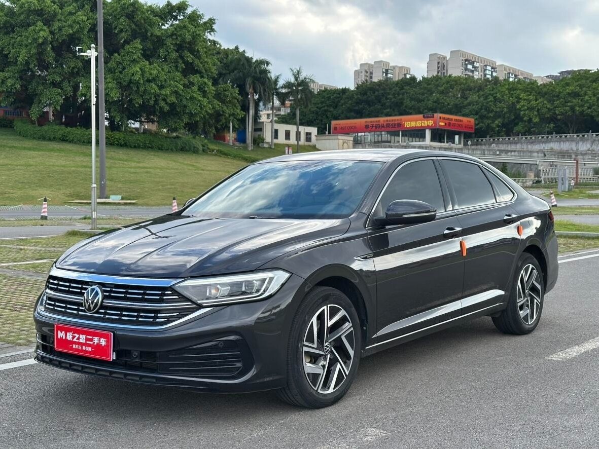 Открыть фотографии: Volkswagen Sagitar III Рестайлинг