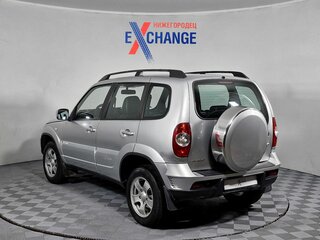 2012 Chevrolet Niva I Рестайлинг, серебристый, 368000 рублей, вид 4