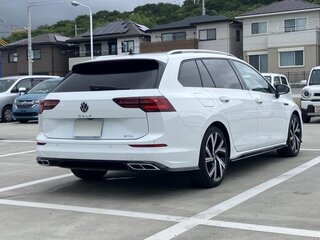 2023 Volkswagen Golf VIII, белый, 1650000 рублей, вид 4