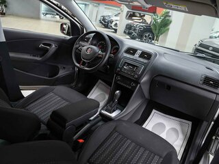 2017 Volkswagen Polo V Рестайлинг, серебристый, 1050000 рублей, вид 5