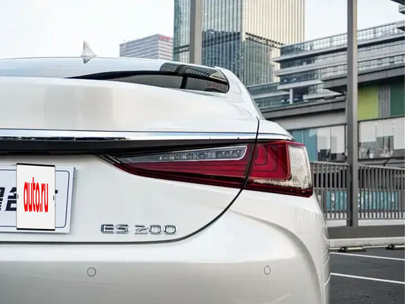 2024 Lexus ES 200 VII Рестайлинг, белый, 4633000 рублей - вид 13