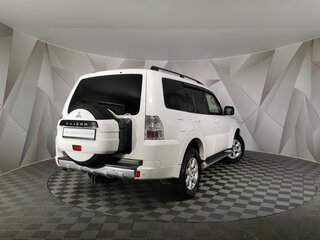2011 Mitsubishi Pajero IV, белый, 1685000 рублей, вид 2
