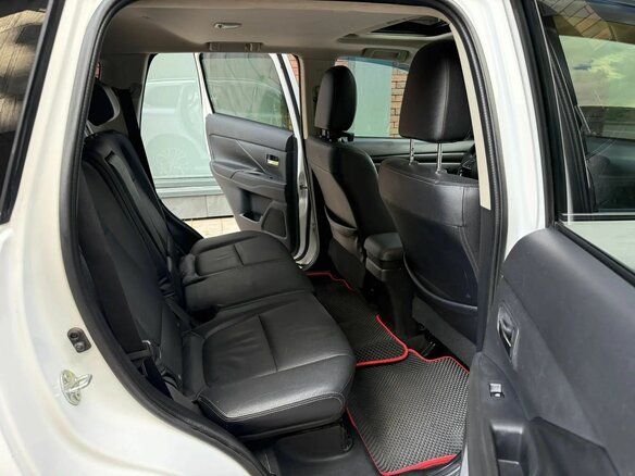 2016 Mitsubishi Outlander III Рестайлинг 2, белый, 2130000 рублей - вид 14