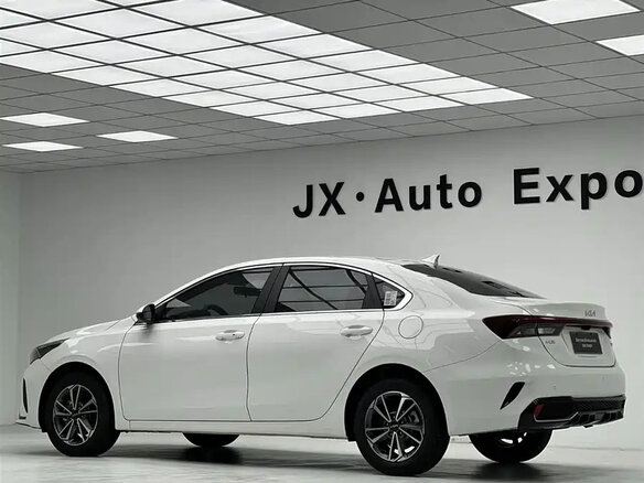 2023 Kia K3 II (China Market) Рестайлинг, белый, 1641255 рублей - вид 9