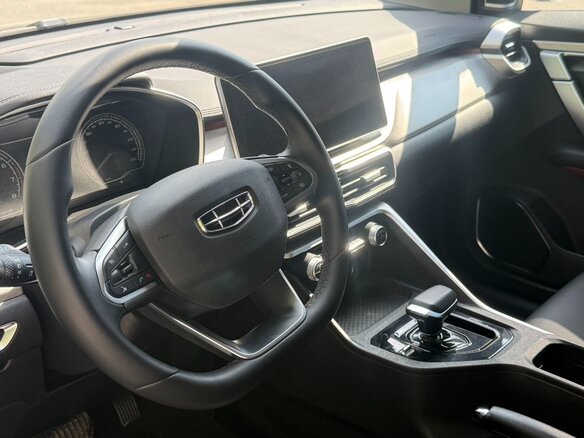 2022 Geely Coolray (Binyue) I, серый, 1250000 рублей - вид 5