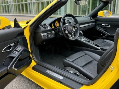 2019 Porsche Boxster IV 718 (982), жёлтый, 6800000 рублей, вид 4