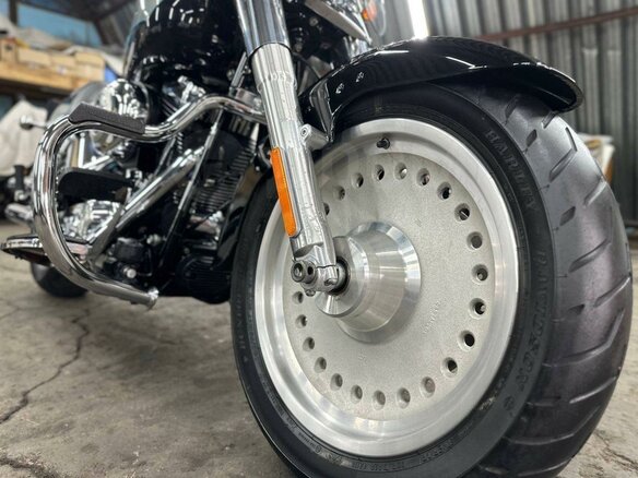 2010 Harley-Davidson Fat Boy, чёрный, 990000 рублей - вид 32