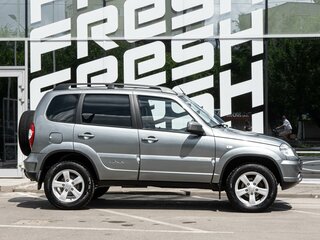 2016 Chevrolet Niva I Рестайлинг, серебристый, 840000 рублей, вид 5
