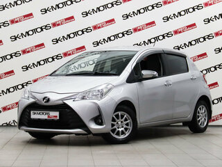 2018 Toyota Vitz III (XP130) Рестайлинг 2, серый, 965650 рублей, вид 1