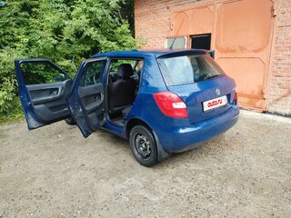 2011 Skoda Fabia II Рестайлинг, синий, 285000 рублей, вид 4