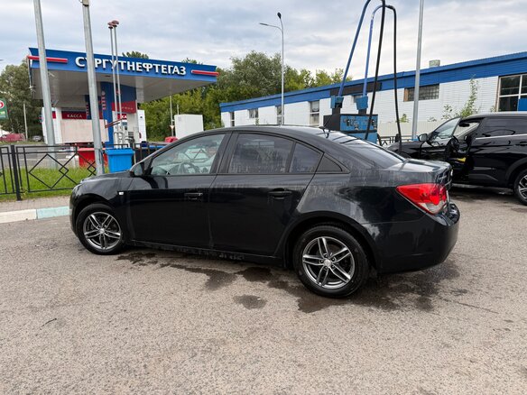 2012 Chevrolet Cruze I, чёрный, 700000 рублей - вид 1