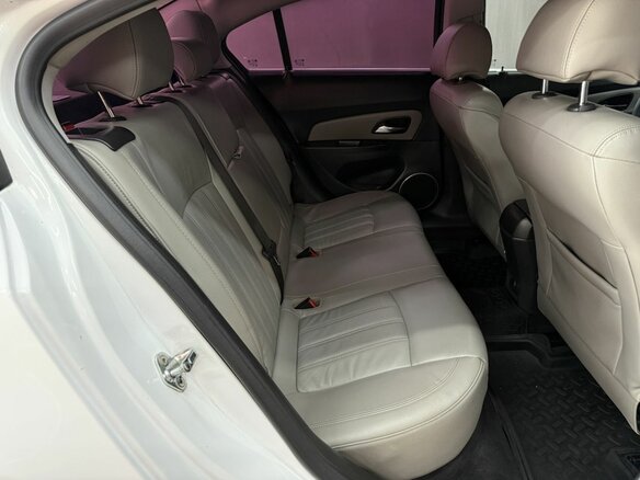 2013 Chevrolet Cruze I Рестайлинг, белый - вид 16