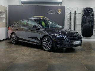 2025 Skoda Octavia IV (A8) Рестайлинг, чёрный, 4990000 рублей, вид 4