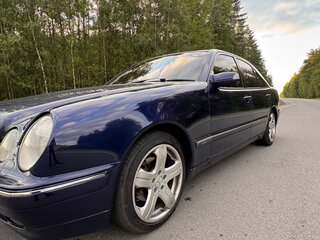 2000 Mercedes-Benz E-Класс 240 II (W210, S210) Рестайлинг, синий, 399000 рублей, вид 3