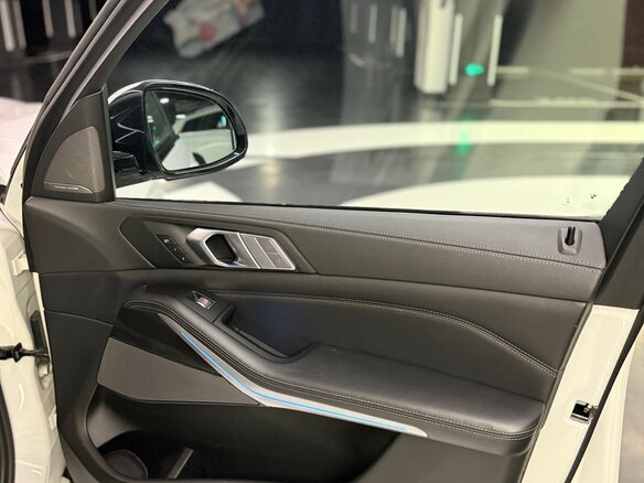 2020 BMW X7 40i I (G07), белый, 6790000 рублей - вид 9