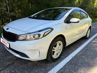 2017 Kia Cerato III Рестайлинг (Classic), белый, 1330000 рублей, вид 3