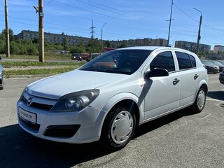 2004 Opel Astra H, белый, 280000 рублей, вид 3