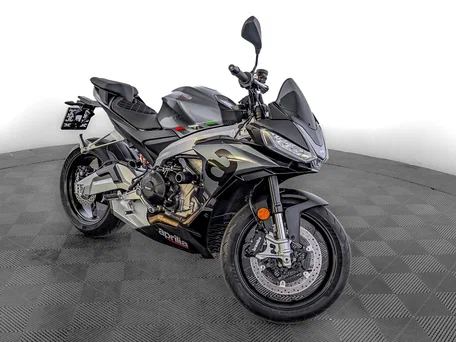 2023 Aprilia Tuono 660, серый, 925000 рублей, вид 2
