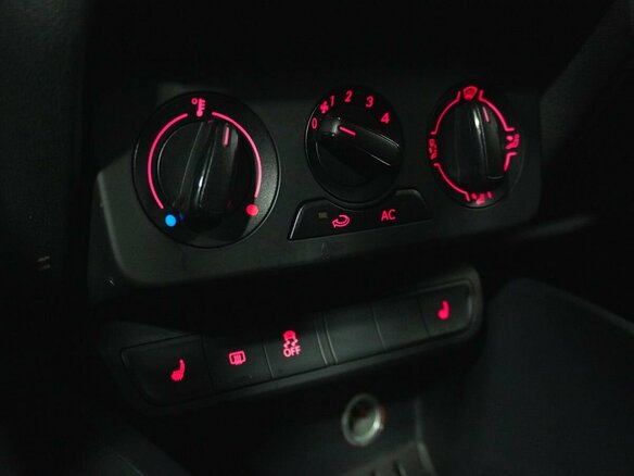 2012 Audi A1 I (8X), красный - вид 15