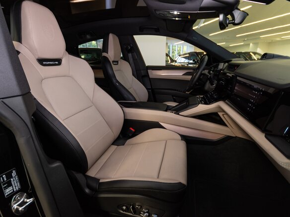 2026 Porsche Cayenne S Electric Coupé IV, чёрный, 28600000 рублей - вид 12